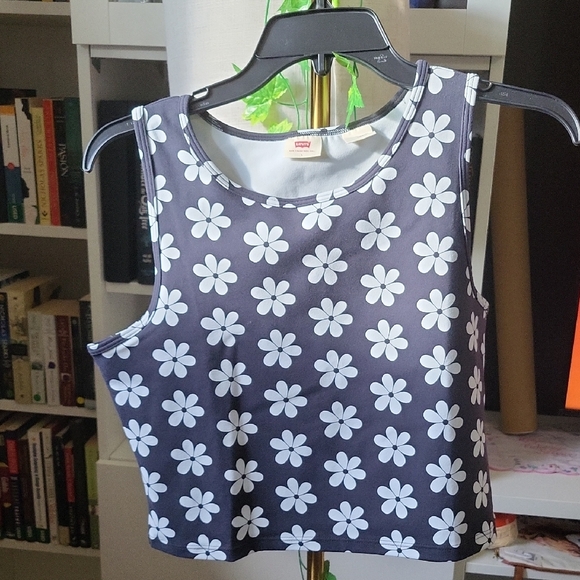Levi's Tops - Levi's Black and White Floral Slim Fit Crop Top